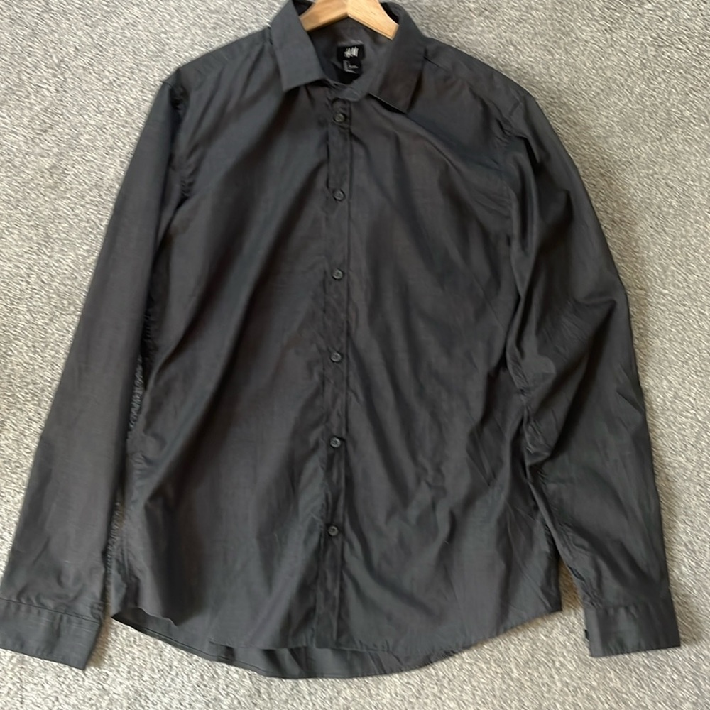 Men’s H&M Easy Iron Dress Shirt (Large)